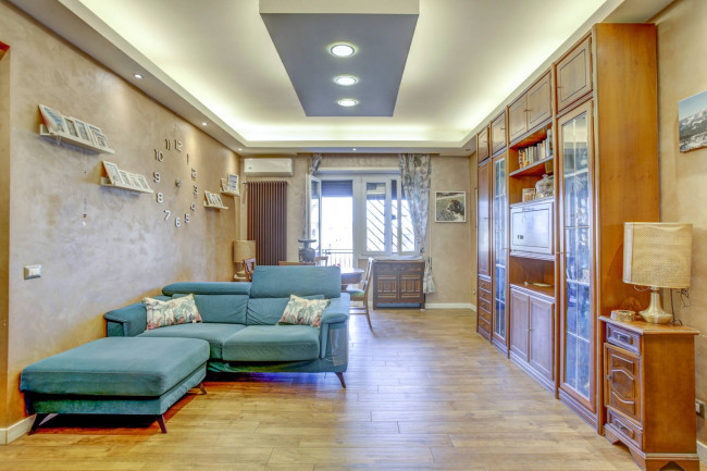 Villa bifamiliare in vendita a Pomezia