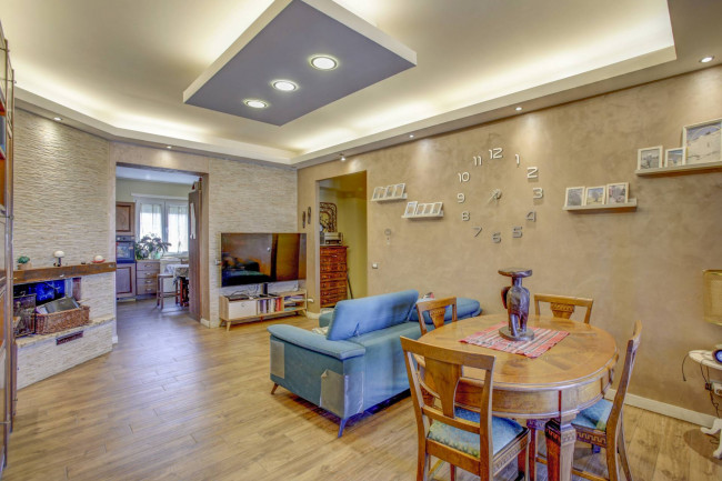 Villa bifamiliare in vendita a Pomezia