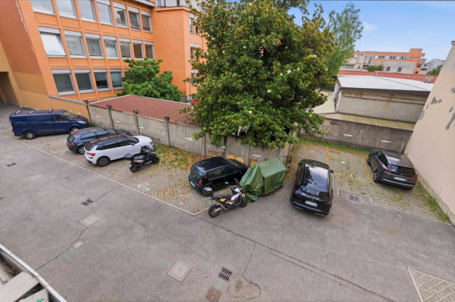 Commerciale Altro in vendita a Milano