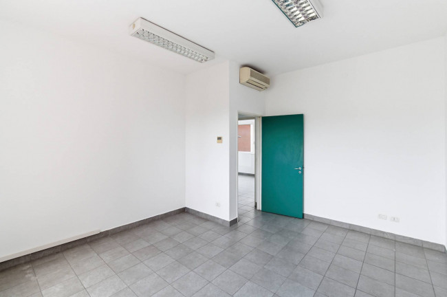 Commerciale Altro in vendita a Milano