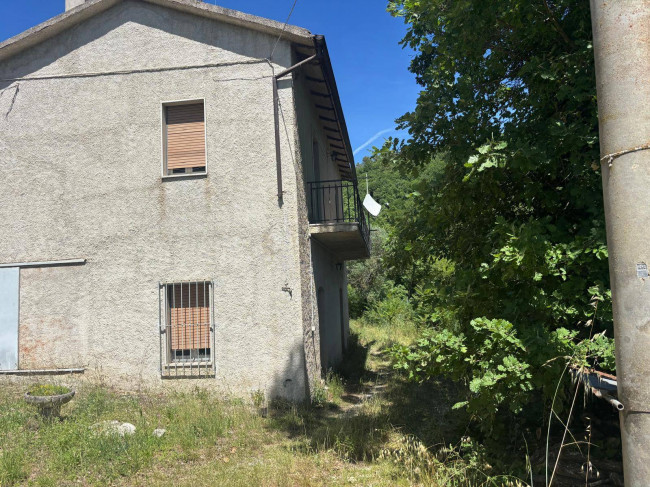 Casa Indipendente in vendita a Terni