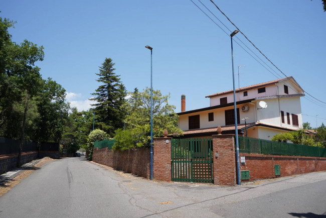 Villa singola in vendita a Pedara