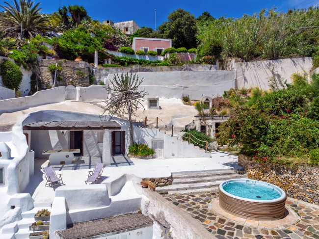 Villa in vendita a Ponza
