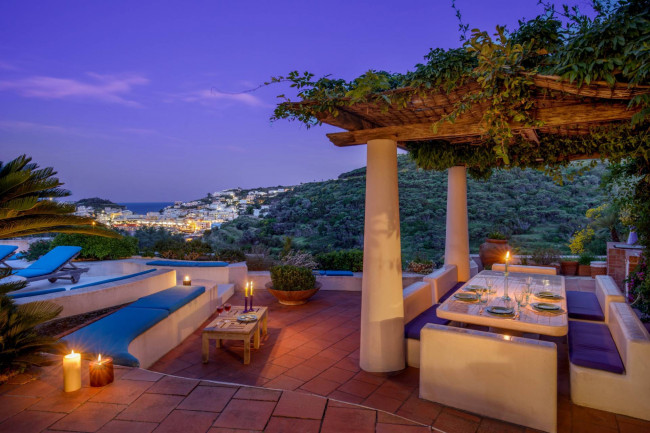 Villa in vendita a Ponza