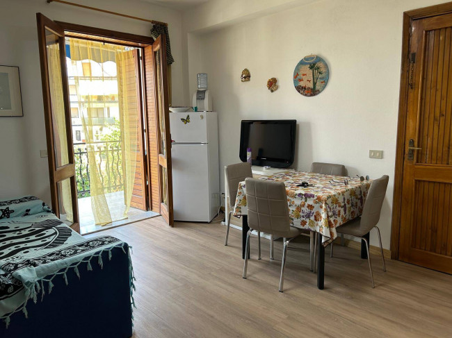 Appartamento in affitto a Giardini-Naxos