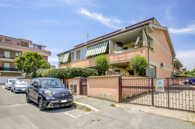 Villa a schiera in vendita a Pomezia