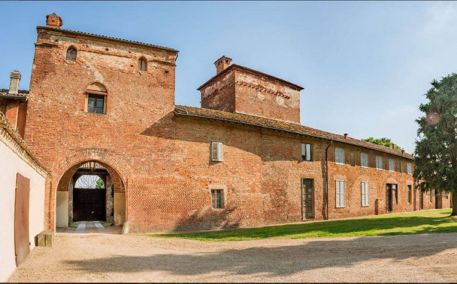 Castello in vendita a Lacchiarella