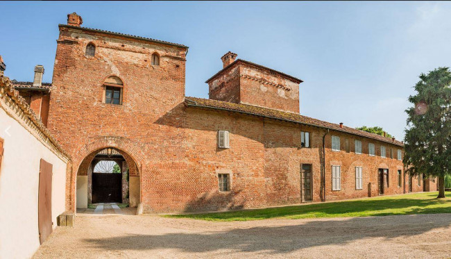 Castello in vendita a Lacchiarella