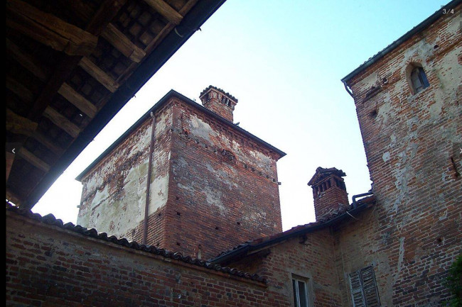 Castello in vendita a Lacchiarella