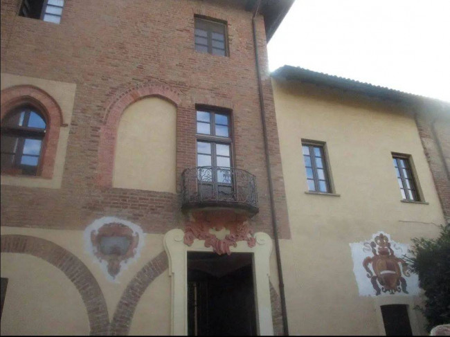 Castello in vendita a Lacchiarella