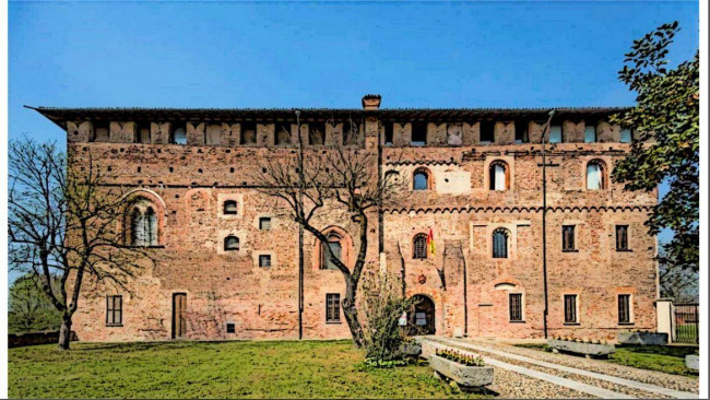 Castello in vendita a Lacchiarella