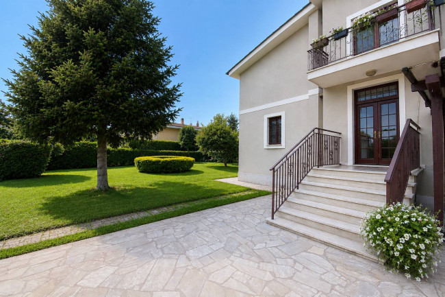 Casa Indipendente in vendita a Roma