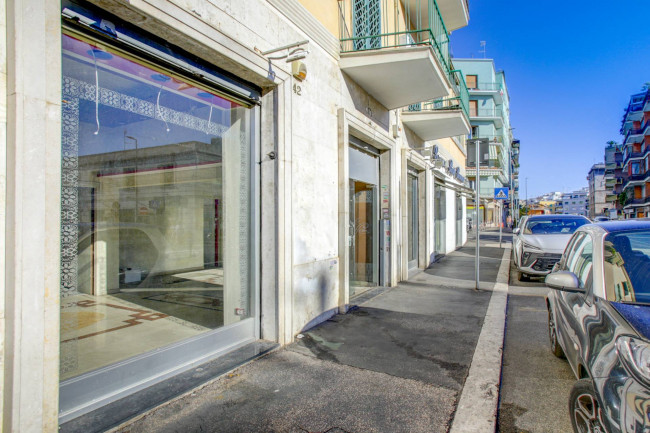 Locale Commerciale in affitto a Roma