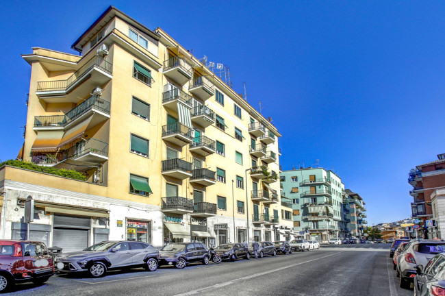 Locale Commerciale in affitto a Roma