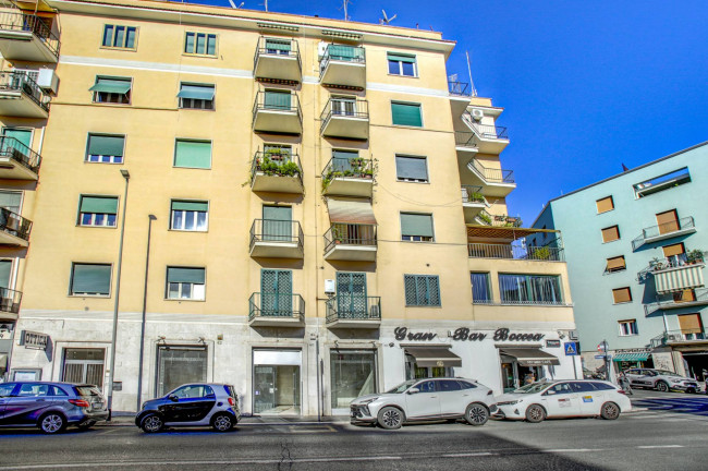 Locale Commerciale in affitto a Roma