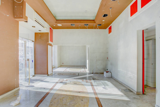 Locale Commerciale in affitto a Roma