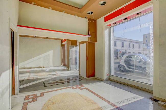 Locale Commerciale in affitto a Roma