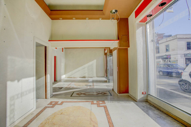 Locale Commerciale in affitto a Roma
