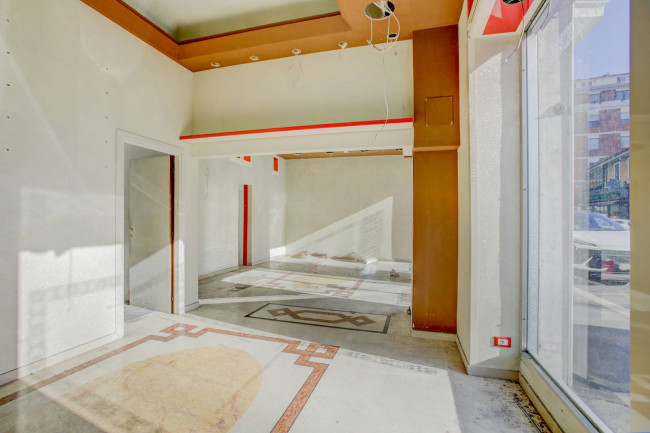 Locale Commerciale in affitto a Roma