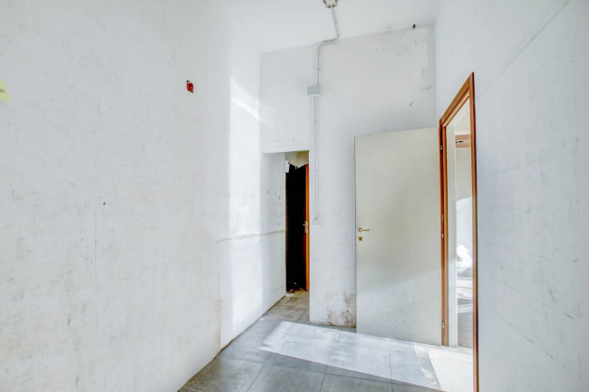 Locale Commerciale in affitto a Roma