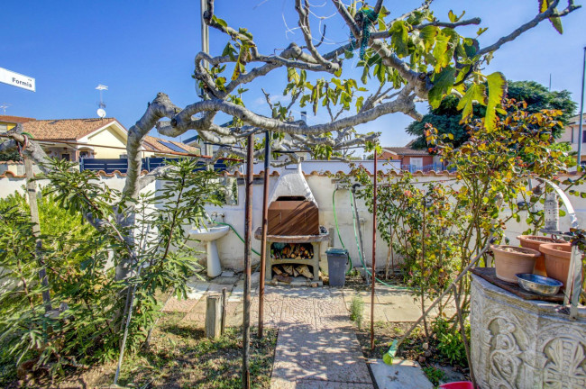 Villa bifamiliare in vendita a Ardea