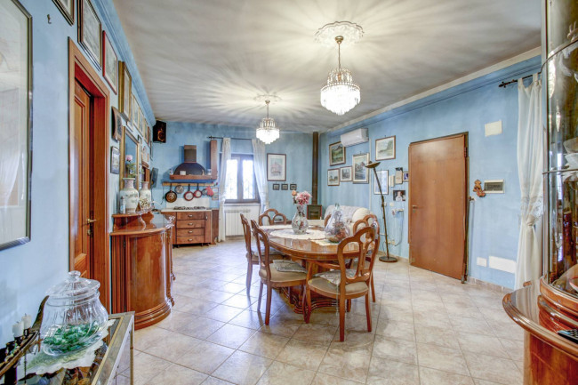 Villa bifamiliare in vendita a Ardea