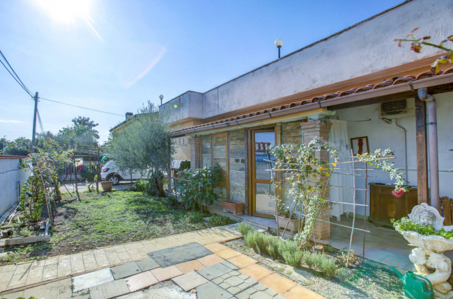 Villa bifamiliare in vendita a Ardea