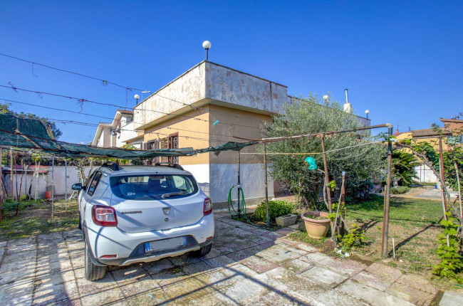 Villa bifamiliare in vendita a Ardea