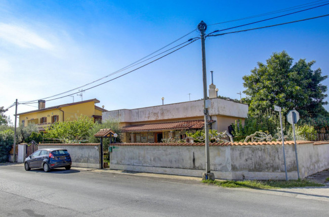 Villa bifamiliare in vendita a Ardea