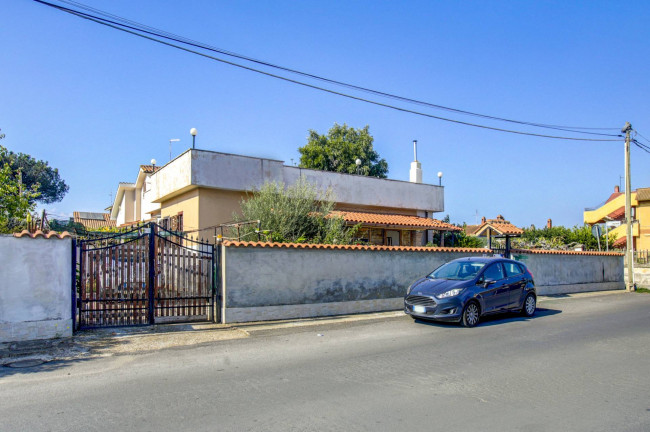 Villa bifamiliare in vendita a Ardea