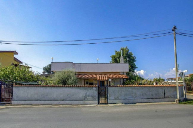 Villa bifamiliare in vendita a Ardea