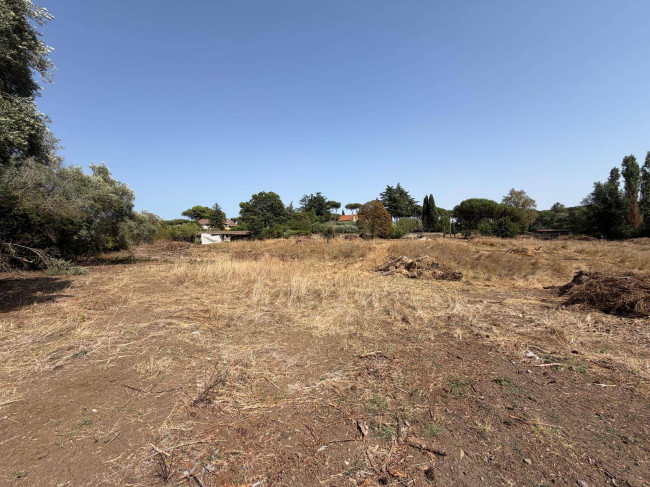 Terreno in vendita a Roma
