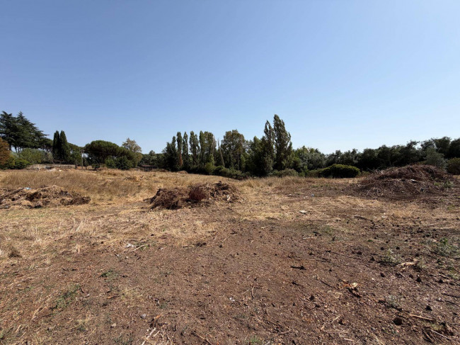 Terreno in vendita a Roma