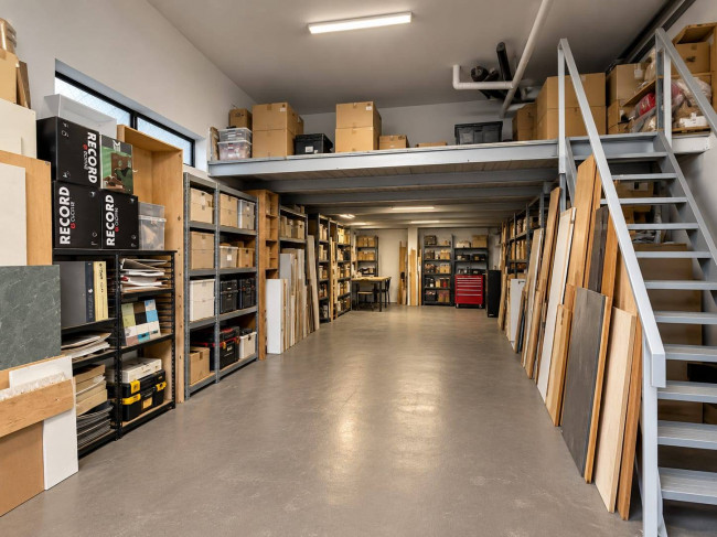 Locale Commerciale in vendita a Aprilia