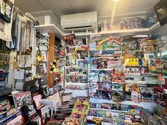 Locale Commerciale in vendita a Roma