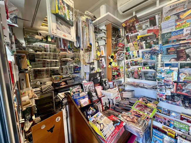 Locale Commerciale in vendita a Roma