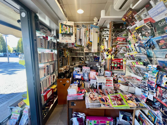 Locale Commerciale in vendita a Roma