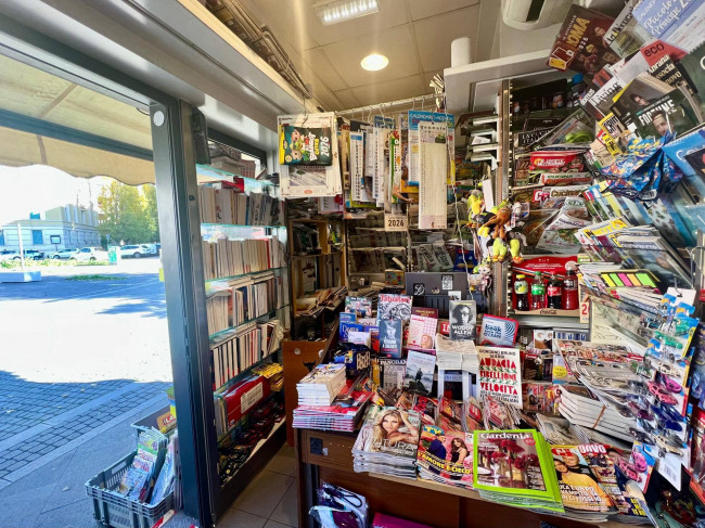 Locale Commerciale in vendita a Roma