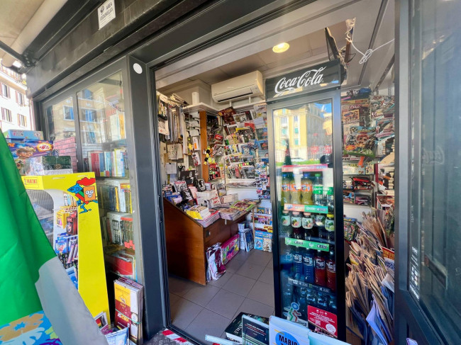 Locale Commerciale in vendita a Roma