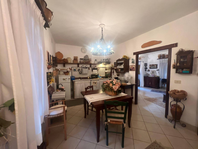 Casa Semindipendente in vendita a Marta