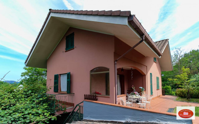 Villa in Vendita a Sassello