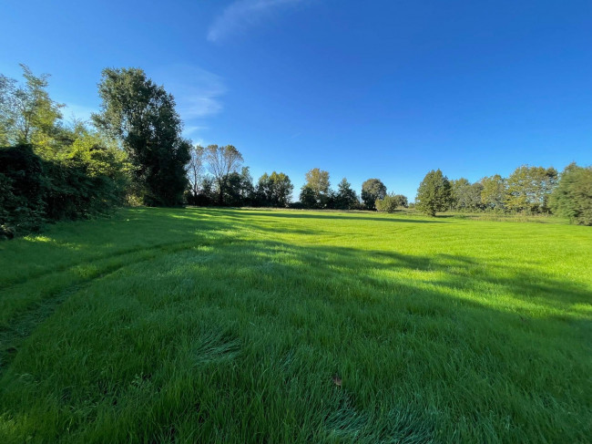 Terreno agricolo in vendita a Volta Mantovana (MN)