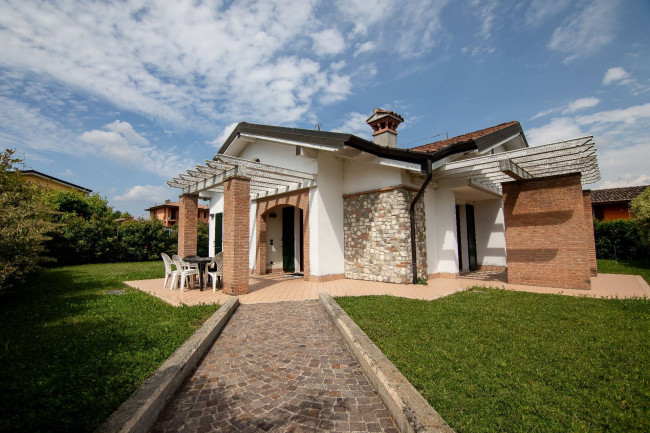 Villa in vendita a Solferino (MN)