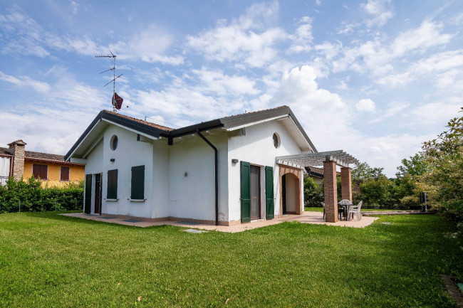 Villa in vendita a Solferino (MN)