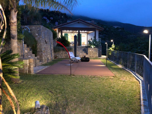 Villa in vendita a Bordighera (IM)