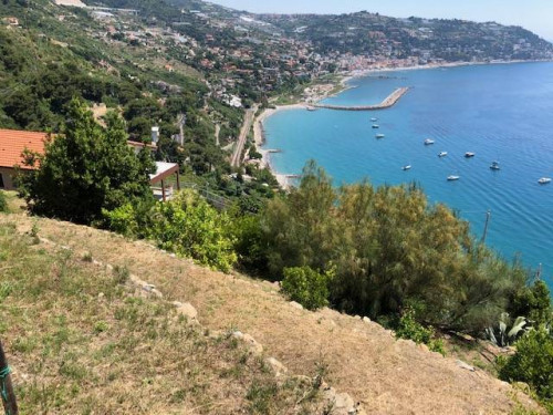 Villa in vendita a Bordighera (IM)