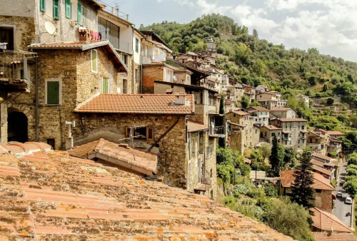 Appartamento in vendita a Apricale (IM)