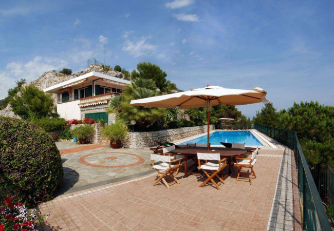 Villa in vendita a Ventimiglia (IM)