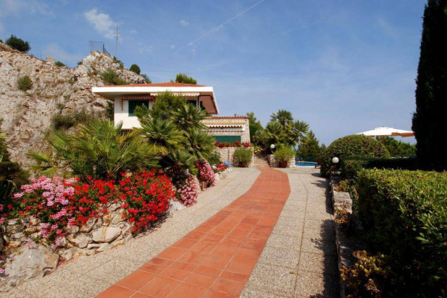 Villa in vendita a Ventimiglia (IM)