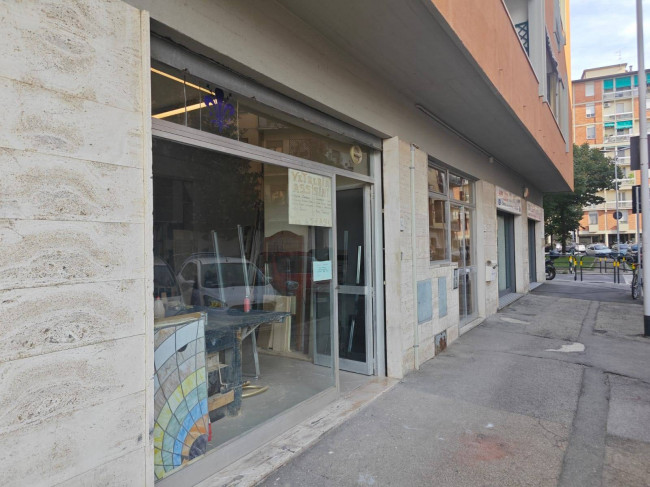 Fondo commerciale in vendita a Careggi, Firenze (FI)